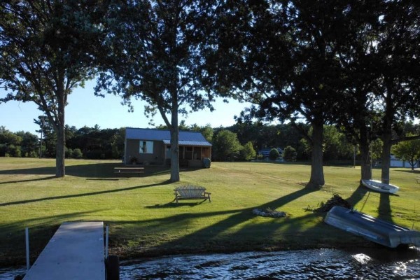 [Image: Modern Cottage on Scenic Lake Noquebay]