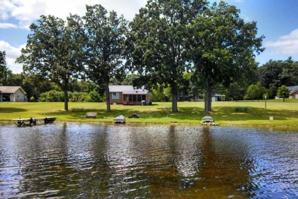 [Image: Modern Cottage on Scenic Lake Noquebay]