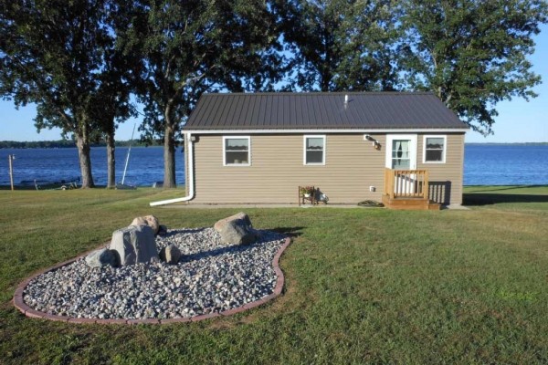 [Image: Modern Cottage on Scenic Lake Noquebay]