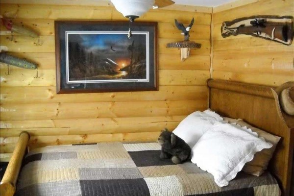 [Image: "High End" Waterfront Log Home - Raccoon Lodge - Crivitz, Wi]