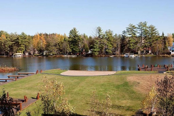 [Image: The Voyageur Crossings 6+ Bedroom Private Vacation Rental Townhome]