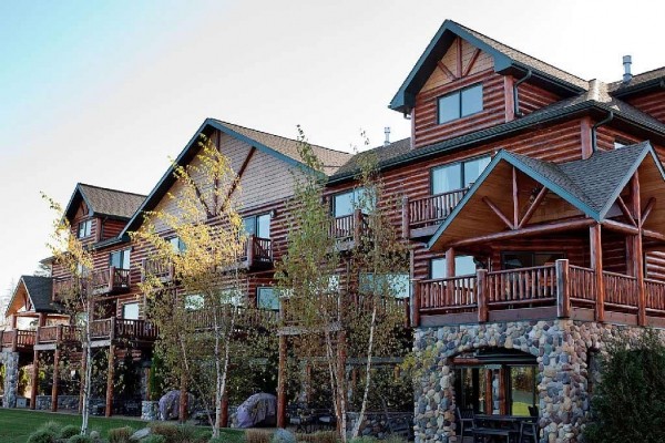 [Image: Luxury Vacation Rental Located on Voyageur Lake - Sleeps up to 28]
