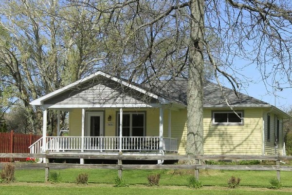 [Image: The Yellow House in Egg Harbor - Beautifully Remodeled and Ready for You!]