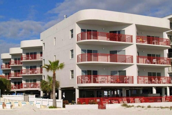 [Image: Crimson Luxury! 2b 2b Direct Beach - Huge Balcony Near John's Pass, Upgraded]