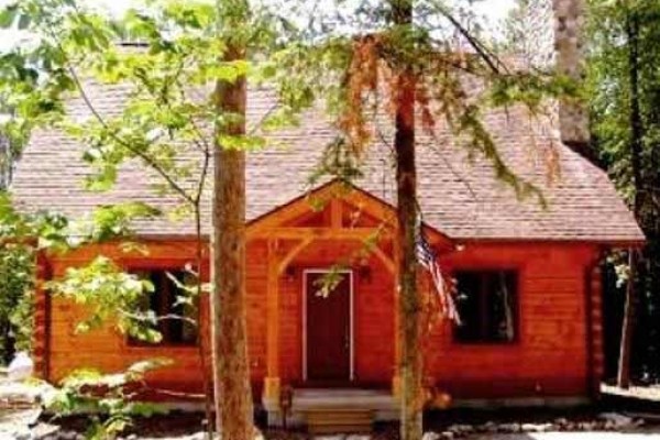 [Image: The Pinewood Log Cabin - a Full Log Cabin in the Woods, Located in Door County]