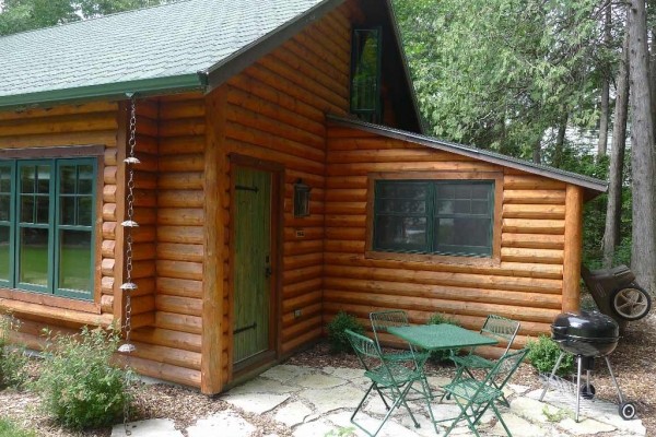 [Image: Door County Log Cabin in Ephraim, #1 Small Town in Midwest]