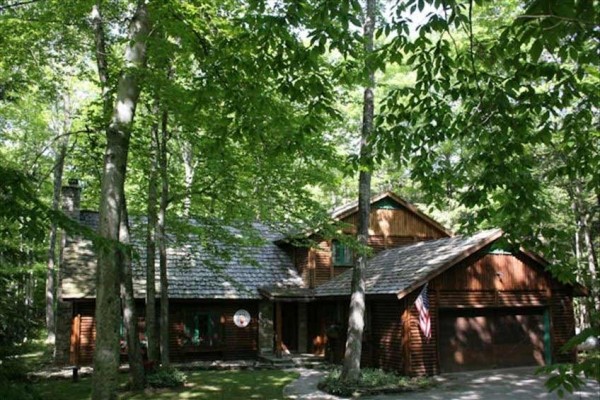 [Image: Exceptional Private Log Home Within Walking Distance to Ephraim]