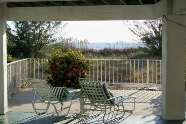 [Image: Comfortable Bungalow 50 Feet from Gulf Beach]