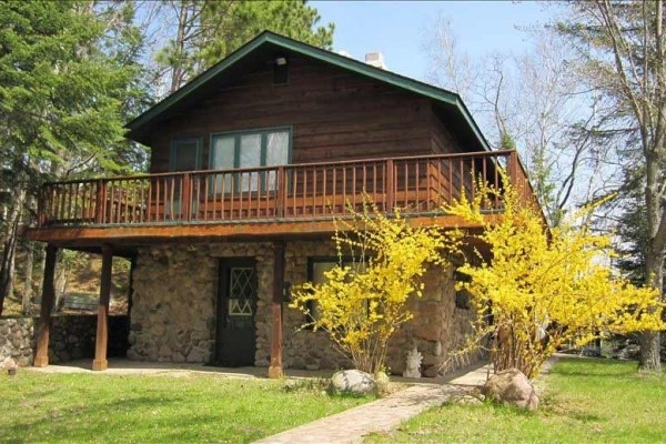 [Image: Beautiful Lakefront Vacation Home for Rent on Maiden Lake!!!]