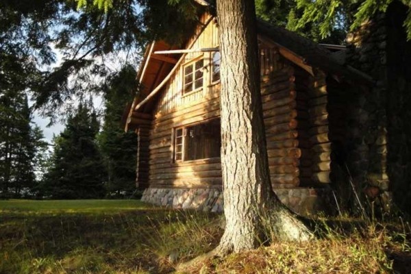 [Image: Cabin on Big Lake, Cisco Chain]