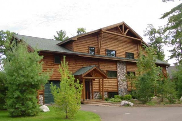 [Image: Stunning Log Lodges Located Half Hour North of Minocqua]