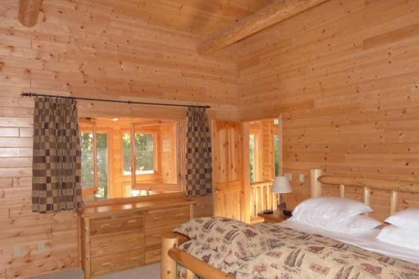 [Image: Stunning Log Lodges Located Half Hour North of Minocqua]