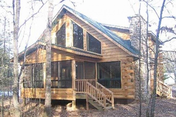 [Image: Spectacular Custom Log Home on Manitowish Chain of Lakes]