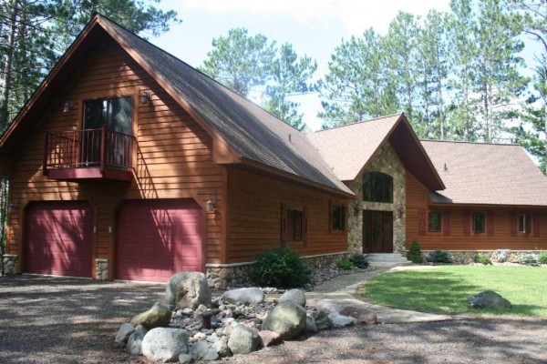 [Image: Private Executive Lake Home on Peninsula with 657 Ft Lake Frontage]