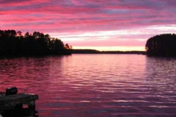 [Image: Cabin on Sandy Beach - Beautiful Rest Lake]