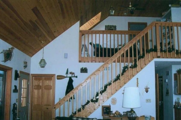 [Image: Beautiful Log Cabin on Vance Lake with Access to Sturgeon Lake]