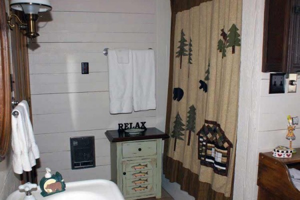 [Image: 4 Bedroom, 4 Bath Remodeled Historical Home Located on Lake Minocqua]