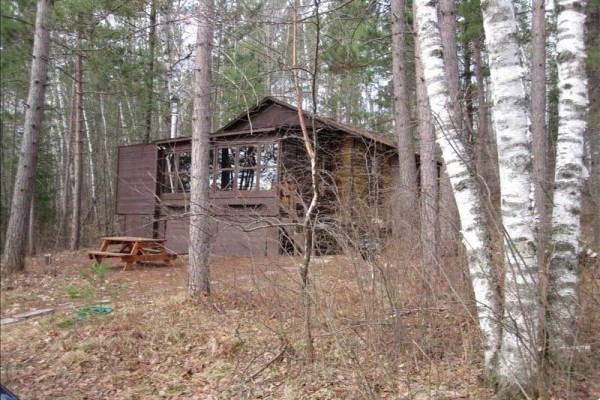[Image: The King's Cottage - A Very Quiet Northwoods Retreat]