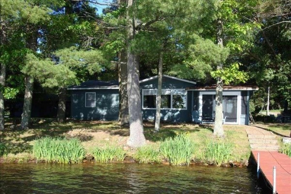 [Image: Western Facing Lake Minocqua Home!]