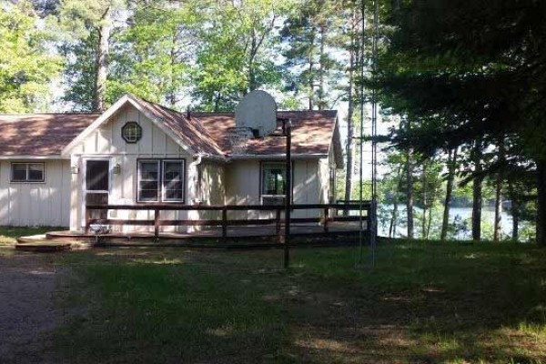 [Image: Minocqua Area Lake Front House - Little Muskie Lake]