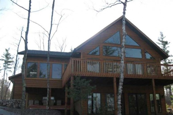 [Image: Newer!!! Upscale Lake Home on Beautiful 1340 Acre Squirrel Lake]