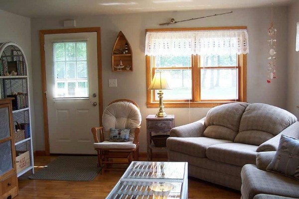 [Image: Bay Breeze Cottage - 4 Season Fully Outfitted Vacation Getaway!]