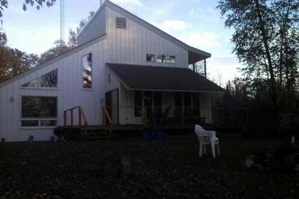 [Image: Beautiful Home on Wildcat Lake Chalet]