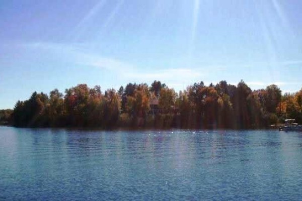 [Image: Historic Lakefront Lodge Located on Carlin Lake]