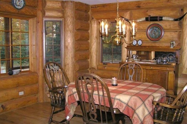 [Image: Cozy, Luxury Log Cabin in the Woods with Beach Access]