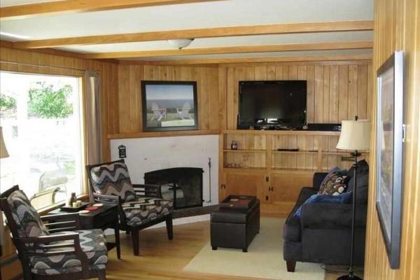 [Image: 4BR House in Sturgeon Bay, Waterfront, 2blks to Town -Available 09-2014]