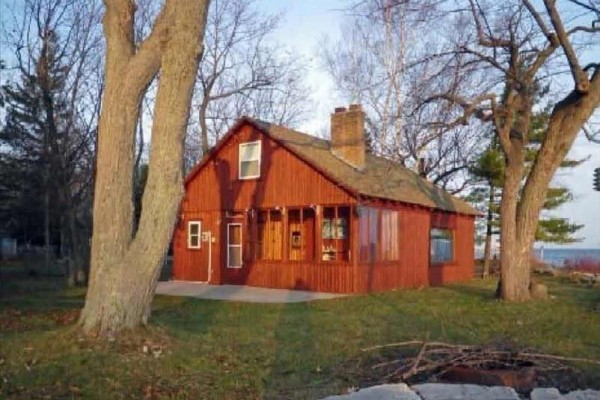 [Image: Wtrfront Log Cabin on Sand Bay, Door County - Moonlight Magic]