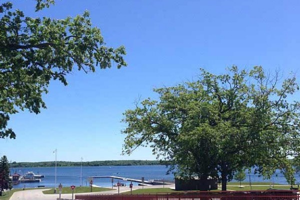 [Image: Marina, Bar and Restaurant, and Carmody Park Within Walking Distance]