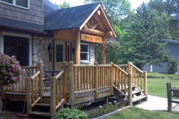 [Image: Waterfront Lodge Sleeps 24,Capacity 40 with Out Buildings]