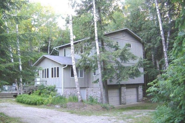 [Image: Merry Breeze Lake House]