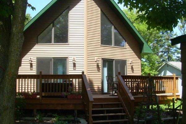 [Image: Family-Friendly Cottage with View of Kelly Lake]