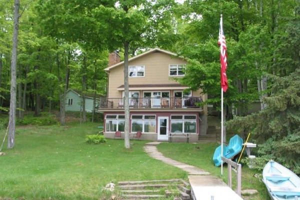 [Image: 6BR/3BA Private Lakefront Home 45 Minutes from Green Bay]