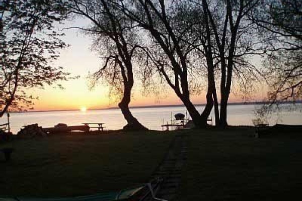 [Image: The Best Lake Winnebago Vacation! Neenah Oshkosh Appleton]