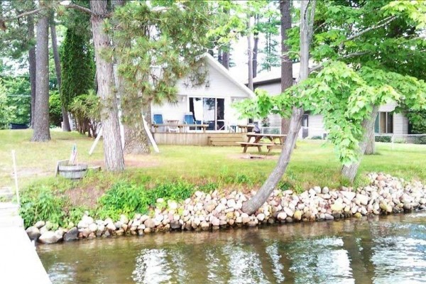 [Image: Beautiful Lake Front Property Located on the Cloverleaf Lakes.]