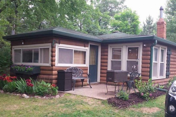 [Image: Cozy Cabin with Wifi &amp; Dish TV on Graham Lake, Iola, Wi-Book Now for Fall Colors]