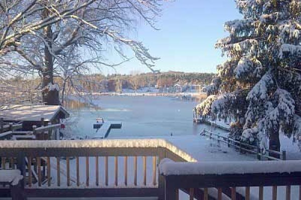 [Image: Relax in This Beautiful 4 Bedroom Cottage on Bear Lake.]