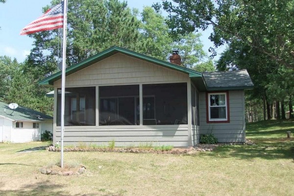 [Image: Spacious Lakeside Cottage-Atv, Water Sports, Fishing, Relaxing]