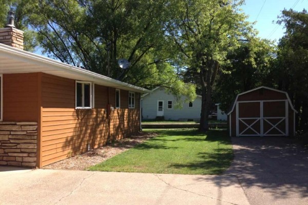 [Image: Sunset Views ~ Family Friendly ~ 130' Sandy Frontage~Close to Amenitiess]