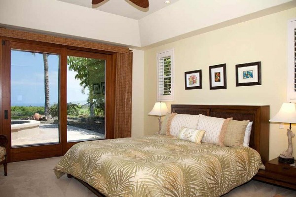 [Image: Three or Four Bedroom Ocean and Golf View - Mauna Kea Resort]