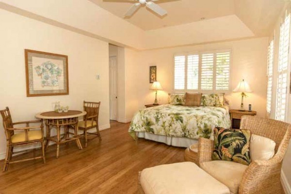 [Image: Three or Four Bedroom Ocean and Golf View - Mauna Kea Resort]