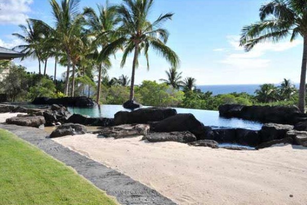 [Image: Luxury Escape at Mauna Kea]