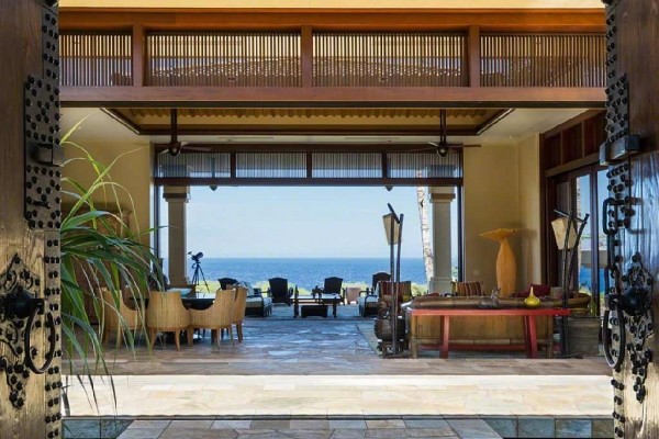 [Image: Award Winning Home-Maunakea Fairway 17 with 180Âº Ocean Views!]