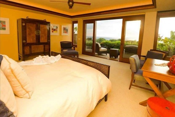 [Image: Award Winning Home-Maunakea Fairway 17 with 180Âº Ocean Views!]