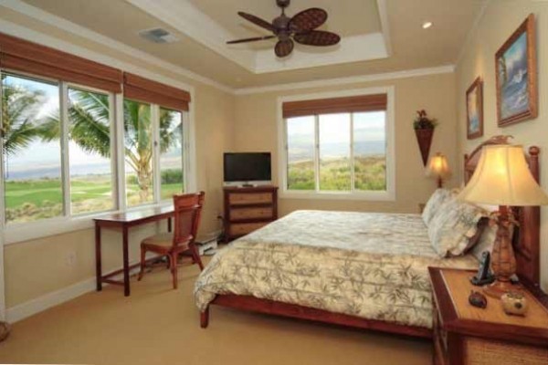 [Image: Best Views of Harbor, Ocean &amp; Golf Course in Wai'Ula'Ula]