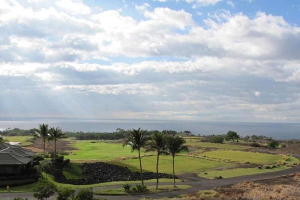 [Image: Best Views of Harbor, Ocean &amp; Golf Course in Wai'Ula'Ula]