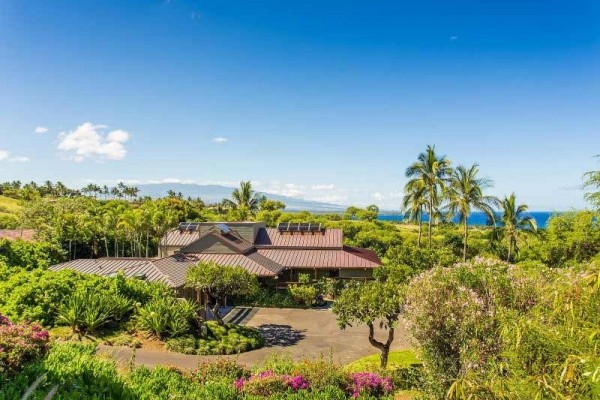 [Image: The Best of Indoor/Outdoor Living. a Mauna Kea Charmer!]